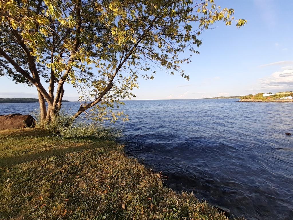 KRXworldWIDE's tweet photo. #Waterfront #Water #GeorgianBay #Midland #Ontario #Canada #Walk #BeautifulDay #Bay #Evening #EveningWalk #RapperLifestyle #Chillin #ChillVibes #Relaxing #WeekendMood #WeekendVibes #Rap #HipHop #Music #HipHopArtist #HipHopCulture #IndependentArtist #UnsignedRapper https://t.co/tp7ZDvJGVo