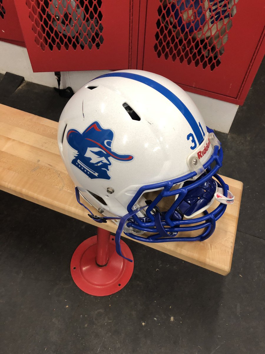generalgang2019's tweet photo. 2019 Helmet! #generalgang #winthehill #gata #560 #hammeringnails #WeAreJacksonKy https://t.co/pZIe2OL0ra