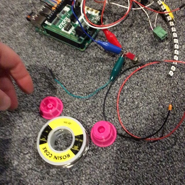 We had a great prototyping win and one fail. Tim had an amazing idea for an adjustable spool holder 🧵 . It printed perfectly. Then we broke our motor mount with a mallet 🔨 . Nothing washers can’t find though 😬🤞🛠🔩⚙️
.
.
#engineering #prototype #ma… ift.tt/2Z8a9RL
