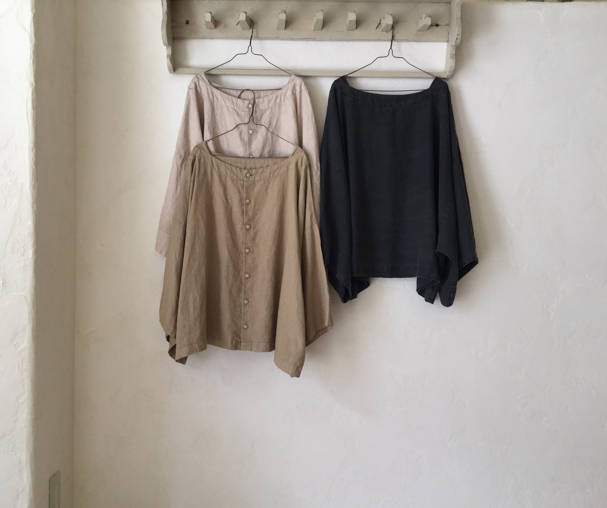 【定価1.9万】ネストローブ nest Robe *ナチュラルダイワイドスリーブブラウス*Fブラック系リネン麻(33-2407-220)【21H42】 nest Robe 【定価1.9万】ネストローブ *ナチュラルダイワイド