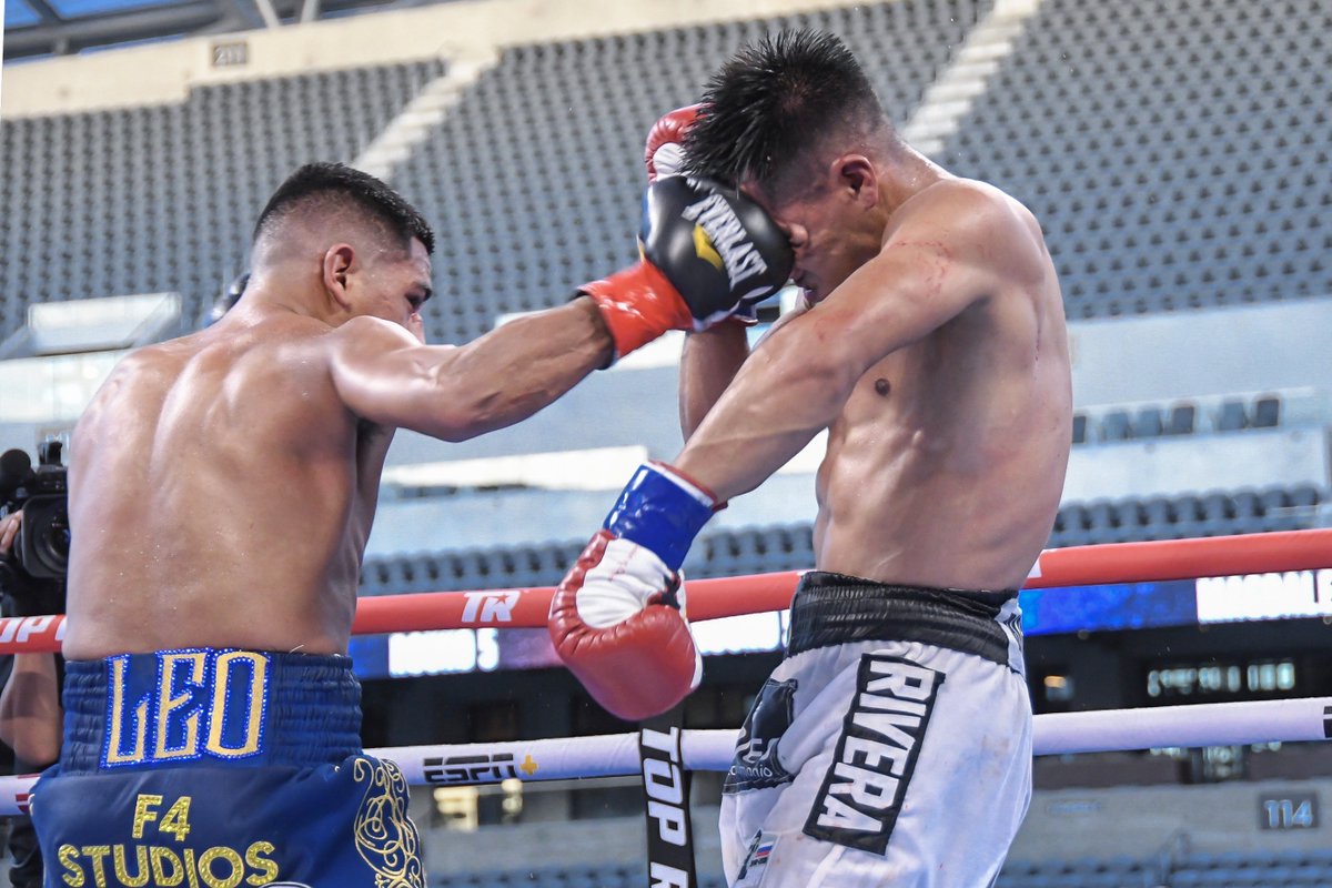 PRProSanDiego's tweet photo. Unfortunate to see the fight stopped but @jessiejmag had it well in hand. He's back boys. Photo by the talented @CindyRingside #MagdalenoRivera @trboxing @BancStadium #Boxing @CommDigiNews https://t.co/gYRjRVd0dK