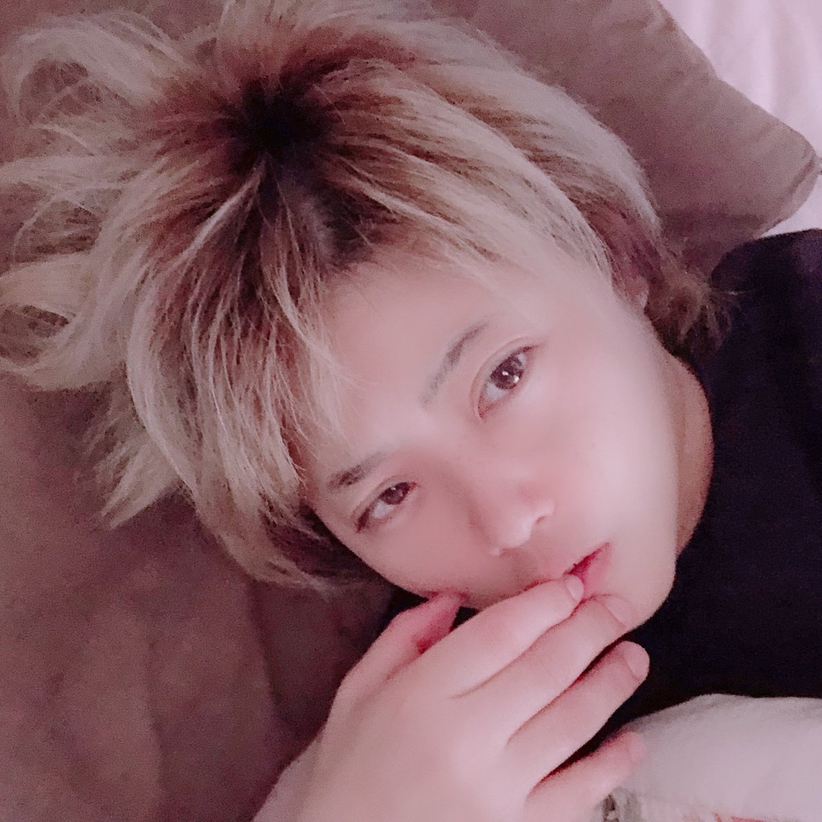 寝癖やばい 寝癖やばい