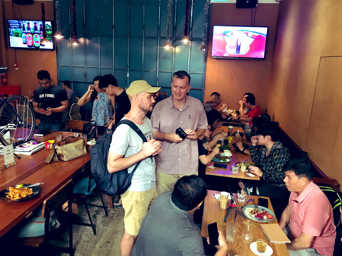 kopi_js's tweet image. @geekbrunchsg happening now! Come join us!