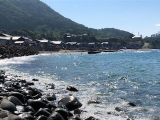 nobaseokinawa's tweet photo. 13日にいってきました。

京丹後市宇川
穴文殊さん定期報告①

盆休みまでは、
たくさんの方々が訪れてくださる
京丹後市宇川のここは
袖志の海岸で��水浴もできます。

美しいでしょ  

京都府の最北端の
経ヶ岬灯台のすぐ西に位置しています https://t.co/Fa4nKqU5EQ
