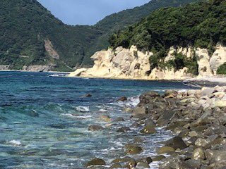 nobaseokinawa's tweet photo. 13日にいってきました。

京丹後市宇川
穴文殊さん定期報告①

盆休みまでは、
たくさんの方々が訪れてくださる
京丹後市宇川のここは
袖志の海岸で��水浴もできます。

美しいでしょ  

京都府の最北端の
経ヶ岬灯台のすぐ西に位置しています https://t.co/Fa4nKqU5EQ