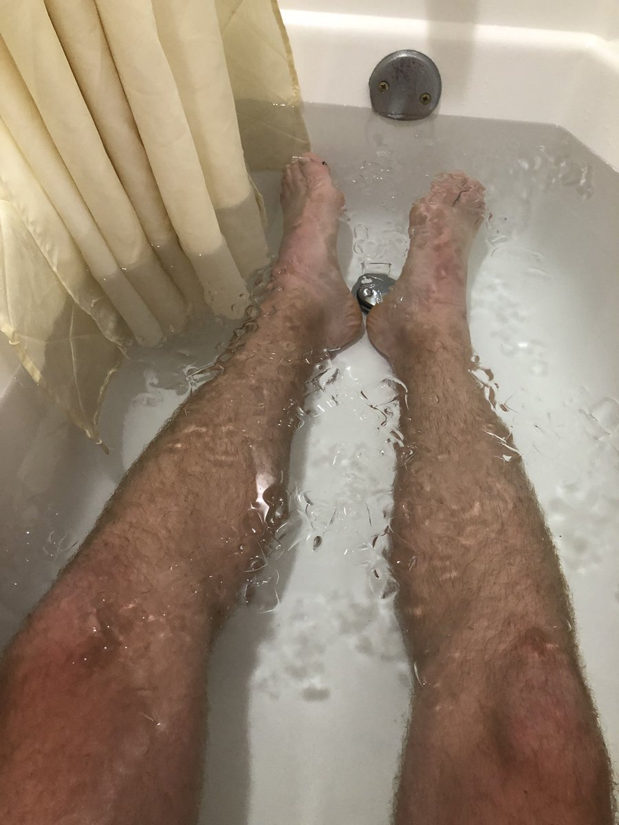 EHinton28's tweet photo. I hate my in this moment but my legs will thank me tomorrow #ultimateproblems https://t.co/ZMkEblyx0f