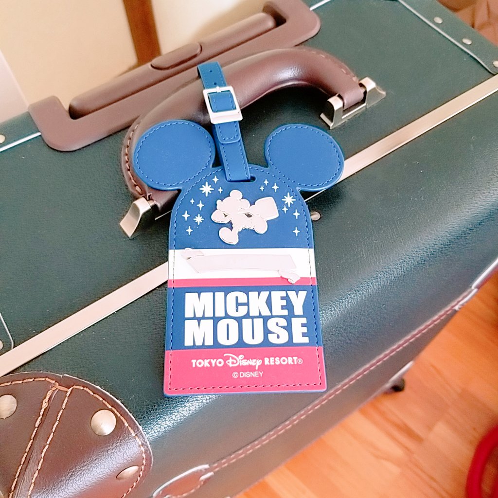 ちゃす ディズニーシーに行って作ったミッキーのラゲッジタグをスーツケースに付けたんだけど まじでかわいいし ミニーにすればよかったかなとか思ってたけど ミッキーにしてよかった