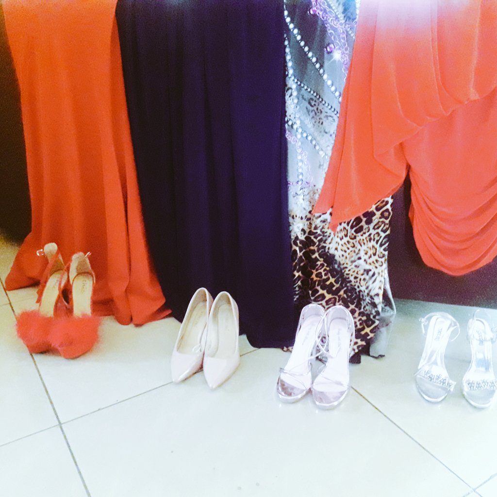 SiMa_Foundation's tweet photo. We are still accepting donations of Evening gowns, men's suits and men and women's shoes. Learners at Tabhane Secondary School in Bergville need our help.
Please contact us on 0710015368 if you want to help. We will collect from you.
#TheGlassSlipperProject
#MatricDance2019 https://t.co/LLfxCo2myU