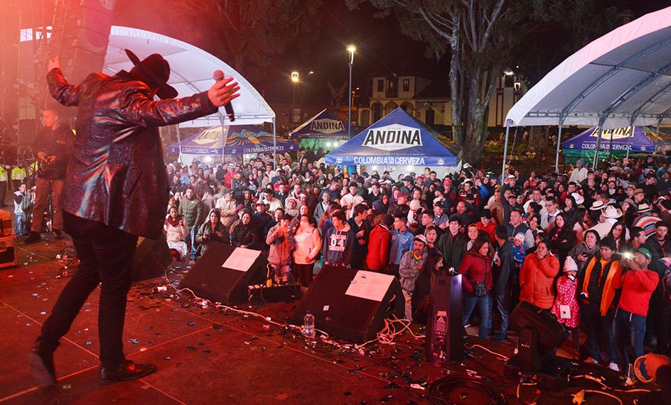 GALERÍA DE IMÁGENES - 2da noche . Las Estrellas del Norte, ovacionaron a los Corceles de la Libertad. Sotaquirá Bicentenaria. Salomón Buitrago Fonseca, Alcalde 2019.
sotaquira-boyaca.gov.co/de-fiestas-por…