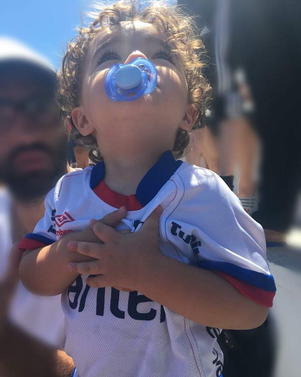 JBolso21's tweet photo. #FelizDiadelNiño tricolores !!!  🔵⚪🔴 👶 https://t.co/wPJ3sSppUK