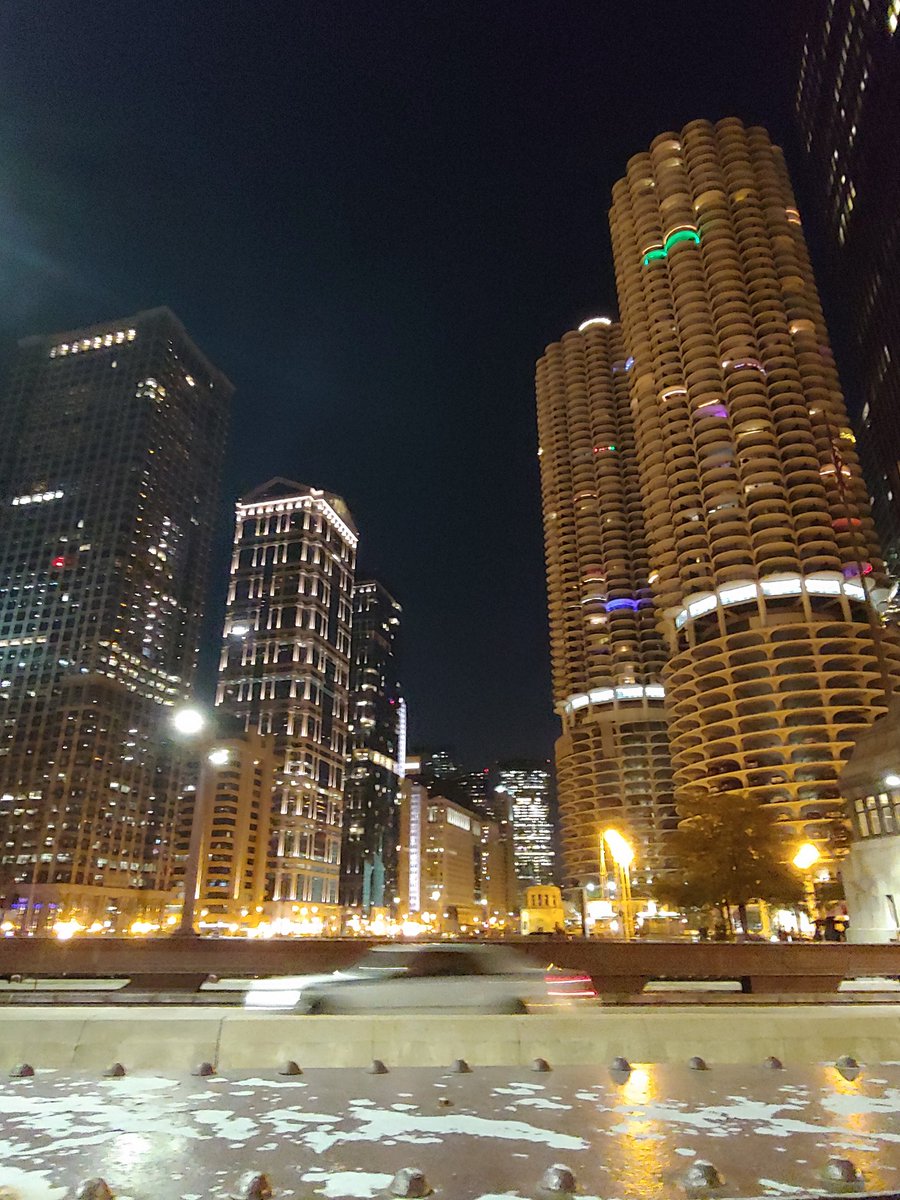 Tae inspires me everyday to just go out, explore, and take pictures. Downtown Chicago is gorgeous at night, especially on the river 💜
#Chicago #PhotosForTaehyung #ExploreYourCity 

~🐯 Admin