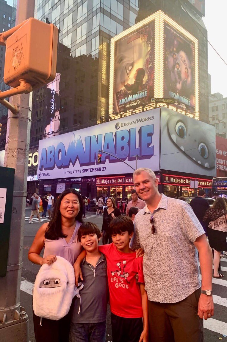 Live from Times Square...on Saturday night! 😁👏🤩
#AbominableMovie #Familypilgrimage #Everestisabackpack! #PearlStudio #DreamWorksAnimation