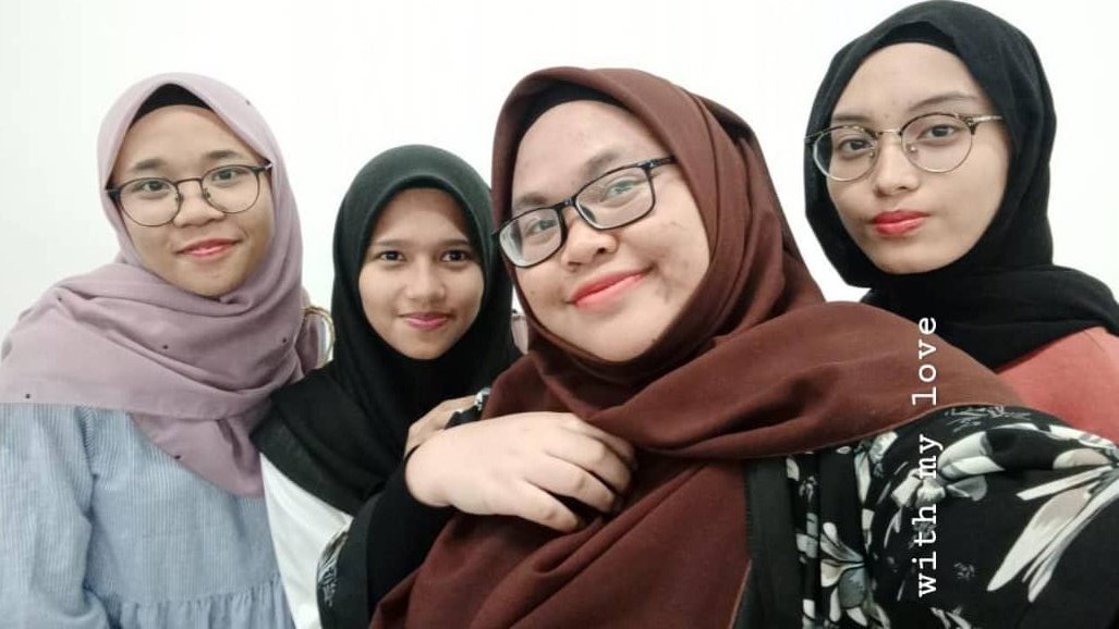 SyafiqahAneesa's tweet photo. Budak Asrama Darul Kifayah💜
#batch99 https://t.co/RDCO8XgAQF