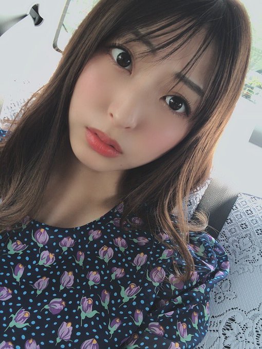 暑すぎるねぇ〜〜〜🥵🥵🥵  ハンディファンおうちに忘れて絶望してる。 https://t.co/qYFFUYOeIg<a href="/tag/%E3%82%B9%E3%83%88%E3%83%83%E3%82%AD%E3%83%B3%E3%82%B0%E3%81%AE%E6%97%A5"class="tags"><span>#ストッキングの日</span></a>