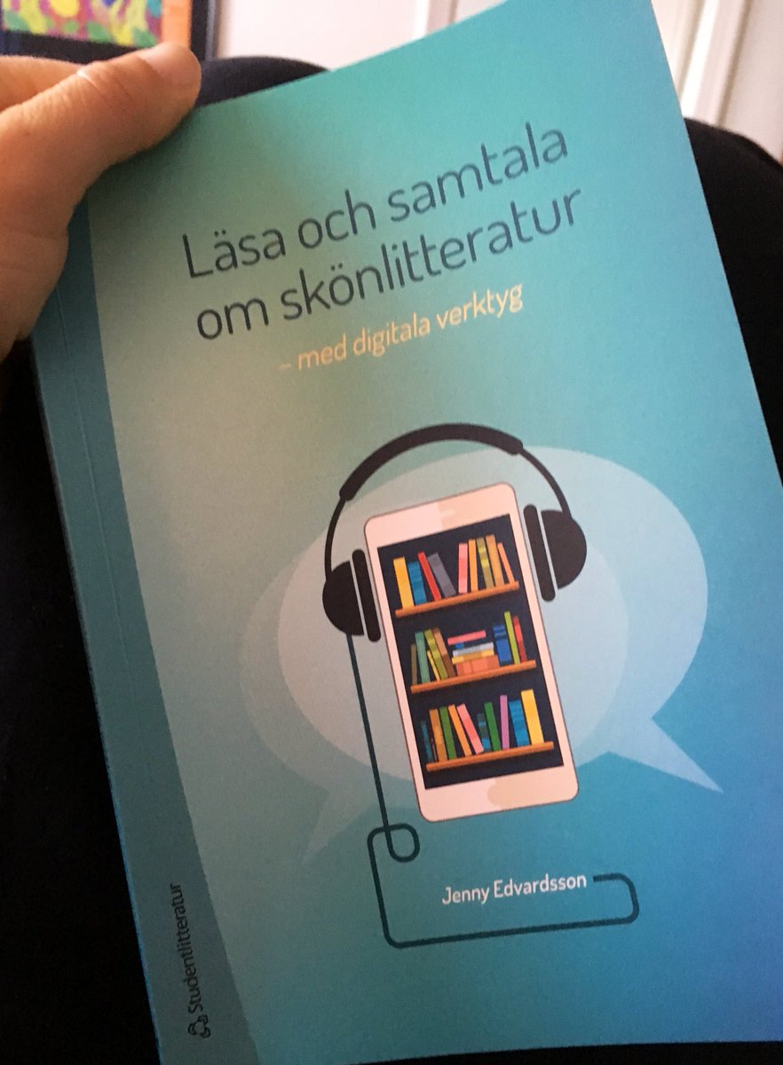 blomberganna's tweet photo. Tack @MalinM14 för påminnelsen om denna bok! Praktiska tips om hur man kan organisera för textsamtal, boktips utgår ifrån äldre elever (7- gym) men tänket fungerar även på yngre. #chambers #kollaborativt #pod #citizenship #empati #perspektiv #textsamtal @stenkulaskolan https://t.co/m09CHGflU0