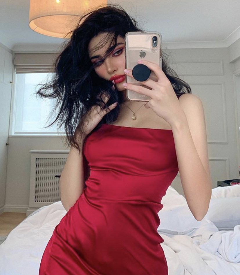 FieryMaverick's tweet image. Nobody puts baby in a corner.