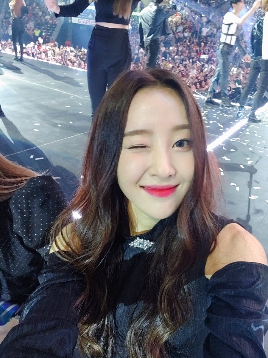 Ladies and gentlemen, Ha Sooyoung.

#이달의소녀 #이브 #LOONA #Yves #LOONACON