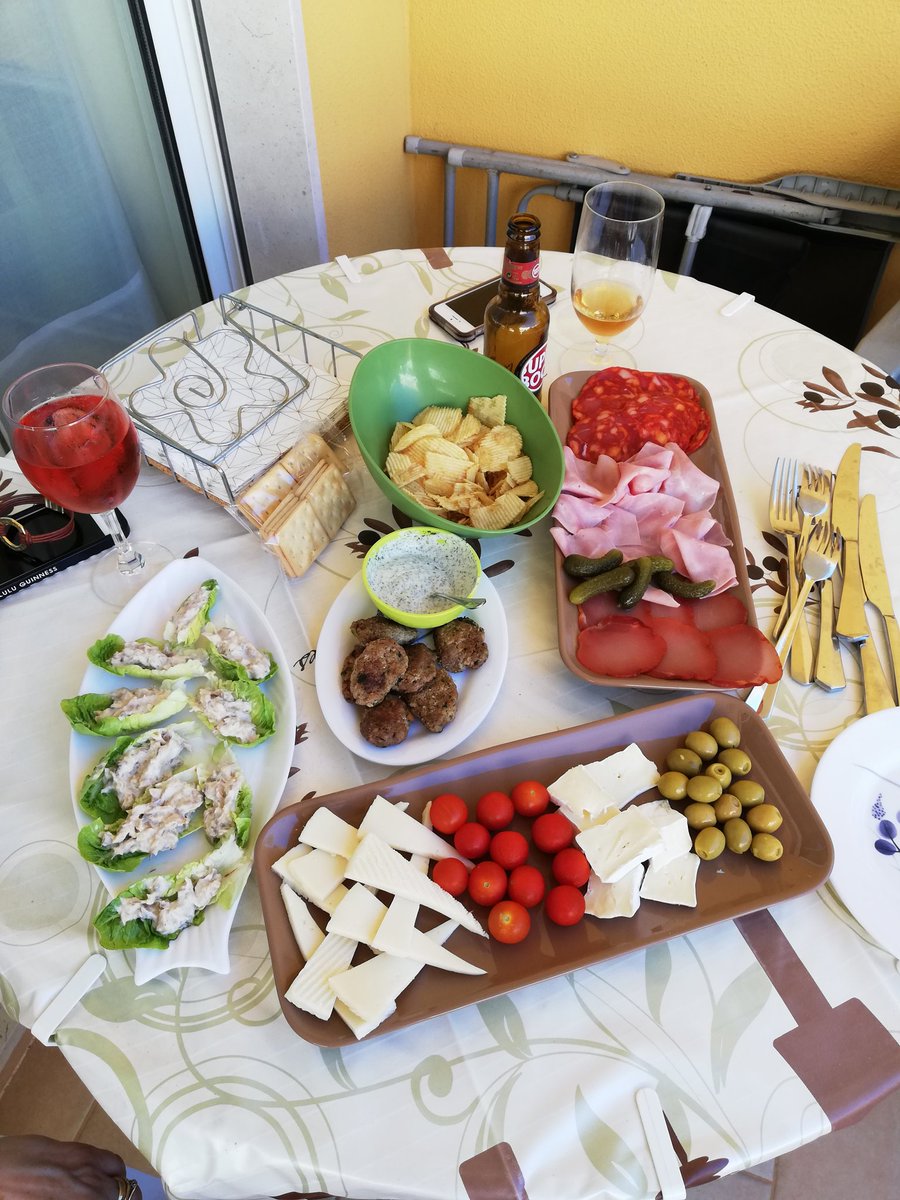 @DarrylDaugherty Platter #lunch #tastyfoods #Mediterranean