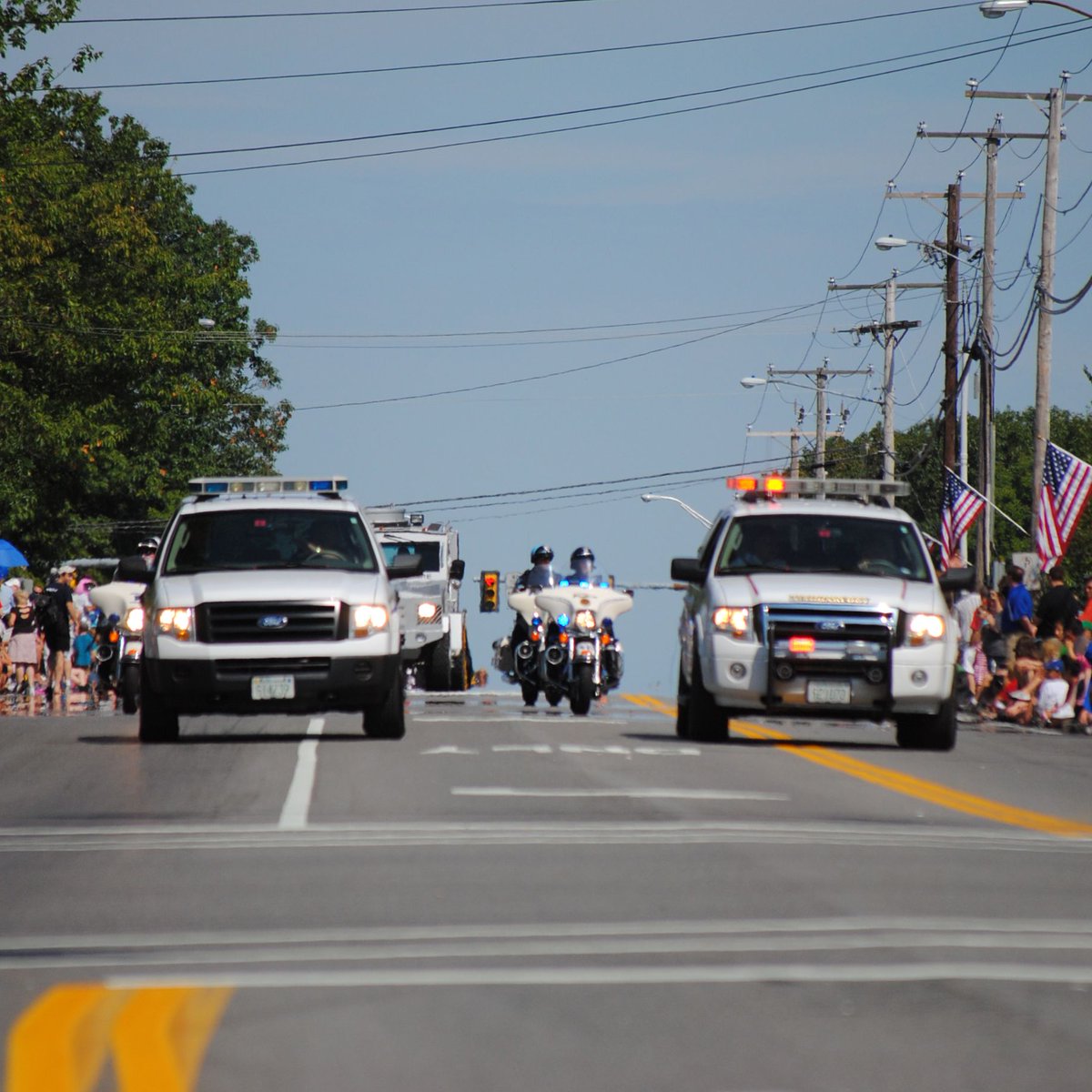 LondonderryCVC's tweet photo. The Londonderry Old Home Day parade steps off at 10:15 this morning. Save yourself a seat along Mammoth Road between the middle school and Mack's Apples Farm Stand! https://t.co/Yo33FRHrYa