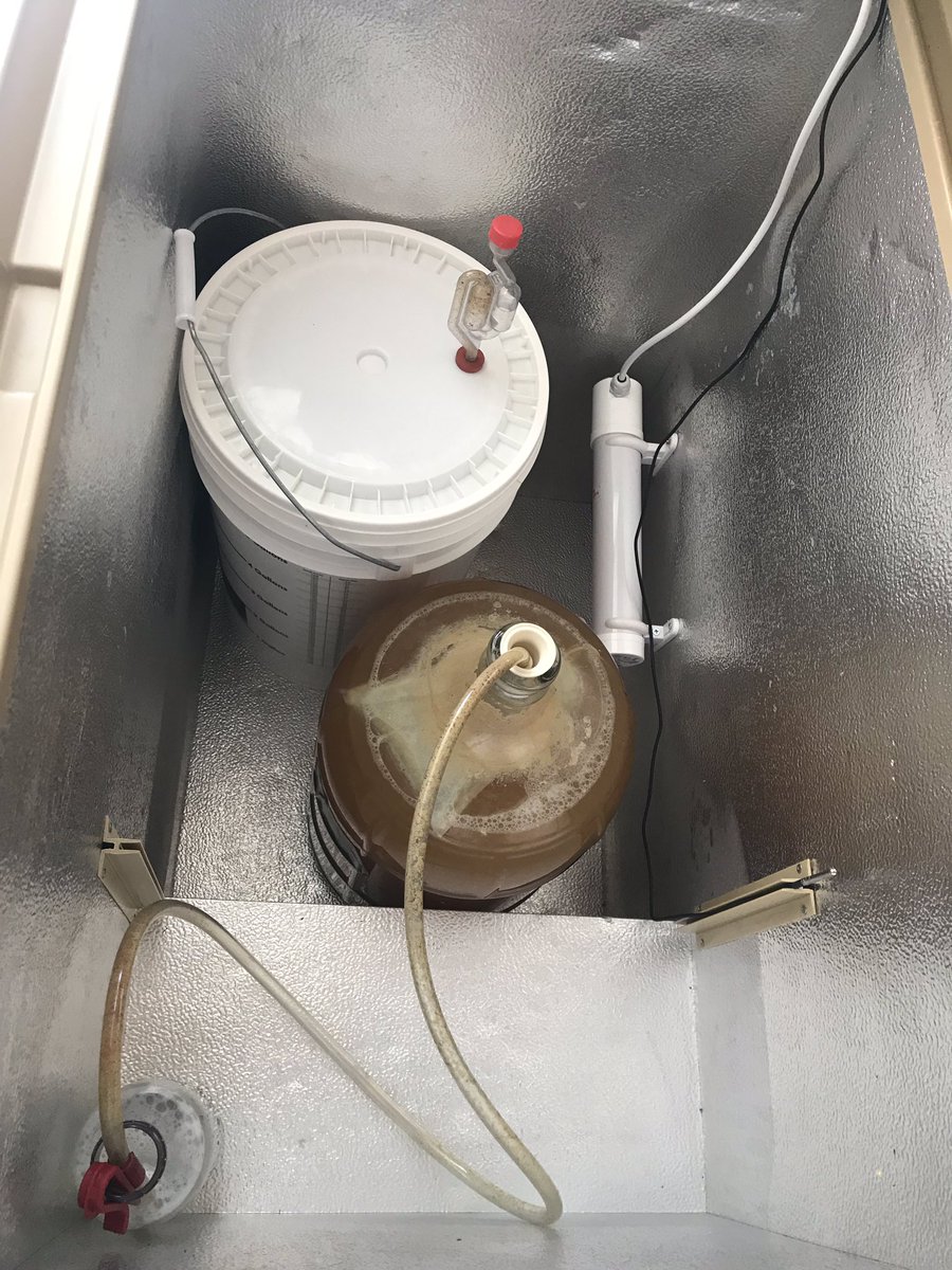 craftalemanc's tweet photo. #homebrew fermentation chamber upgrade! 2nd hand chest freezer now put to better use!
#homebrew #smallbatch #IPA #5gal #PaleAle #hops #craftale #beerbeerbeer #beerpeople #kegerator https://t.co/LzBg2LvM0W