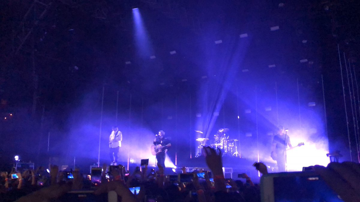 theroadsochlo's tweet photo. it’s been one whole year!!! i miss this so much #mytperth https://t.co/sgPITseb8V