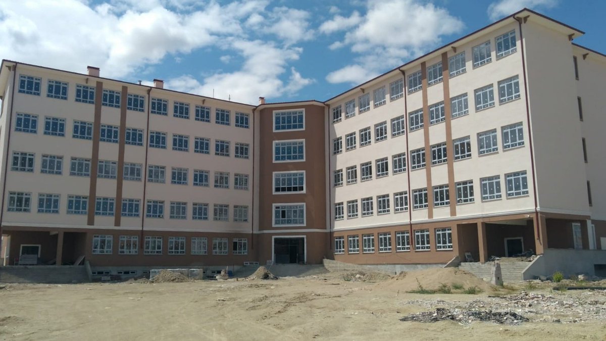 MemAnkara's tweet photo. İl Milli Eğitim Müdürümüz Sayın Turan AKPINAR, Sincan İlçe Milli Eğitim Müdürü Sayın Adem SOLMAZ ile Sincan İlçesinde 2019 - 2020 eğitim öğretim yılında hizmete girecek olan bazı okulların inşaatlarını gezdiler ve incelemelerde bulundular. https://t.co/khpPsJsyTi