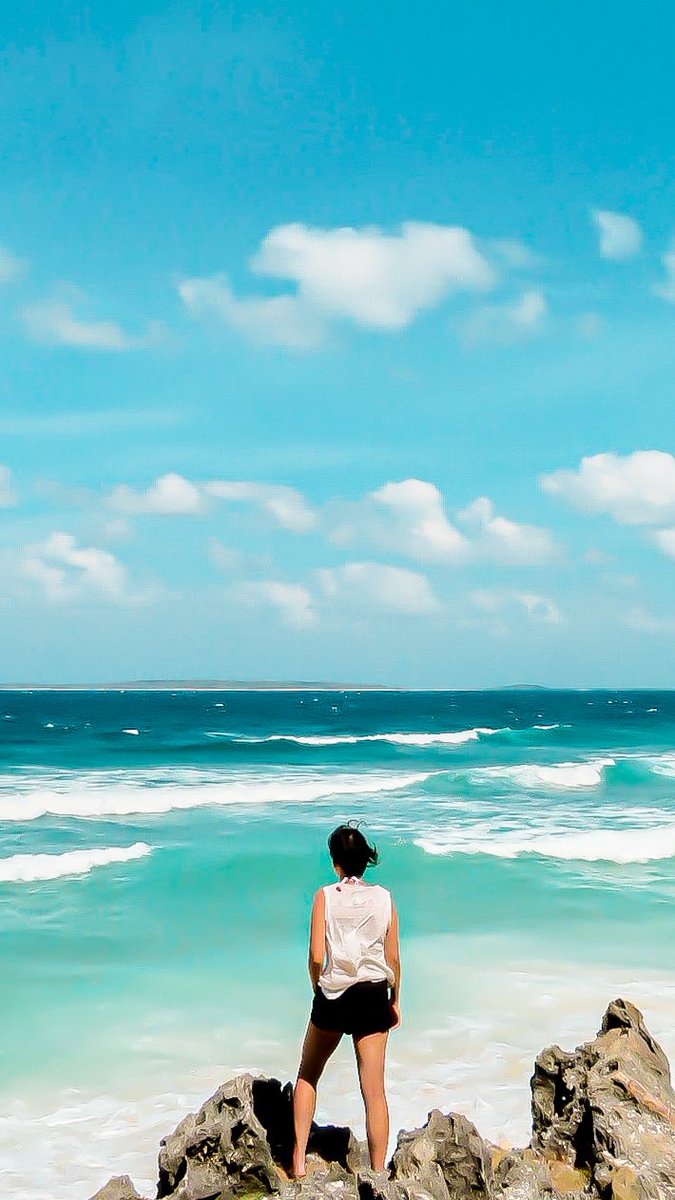 k3vinkm's tweet photo. Feel the sea breeze wash over your face
.
๐ : Pantai Batu Pintu, #Oeseli, #Rote Ndao, NTT
.
#RoteIsland #PulauRote #ExploreRote #VisitRote
#NTT #ExploreNTT #NusaTenggaraTimur #EastNusaTenggara #Flobamora
#PesonaIndonesia #WonderfulIndonesia #ExploreIndonesia https://t.co/YhEAjrY3HP