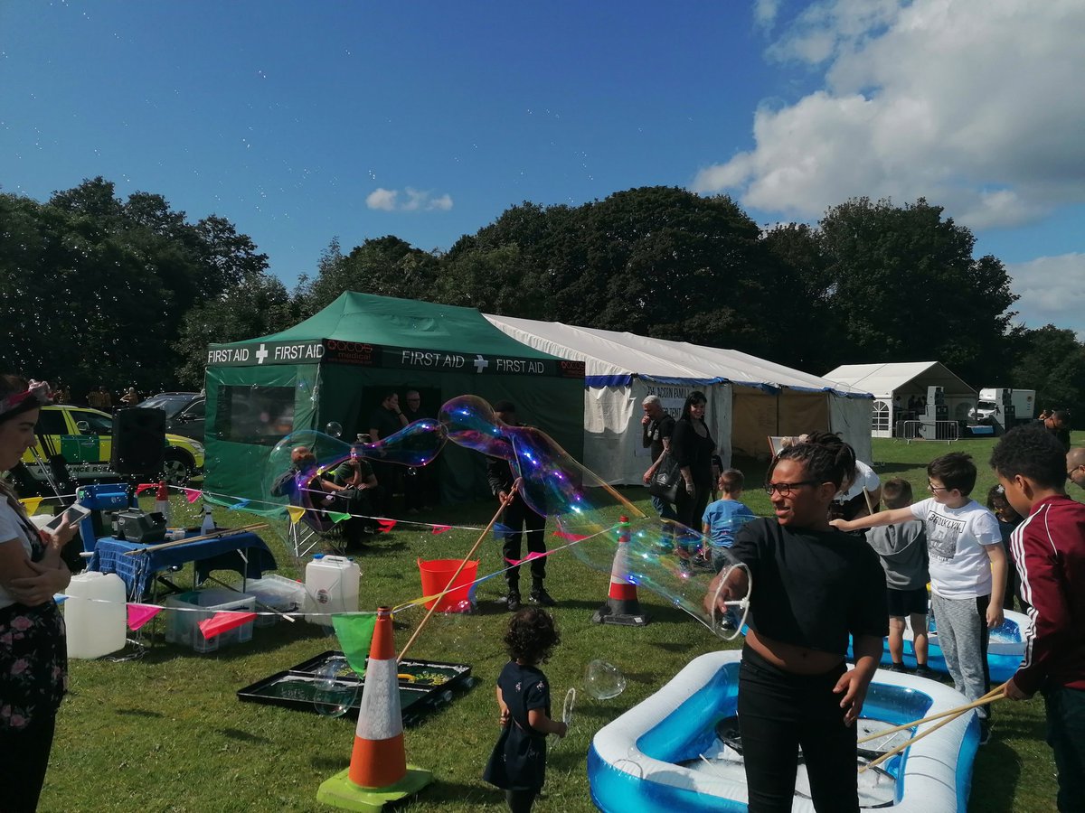 Mis_TAught's tweet photo. Thanks @sheffcarnival for making the day accessible for Autistic families. Having 6 people paint faces for the parade meant we only had to wait in line a short time, which lowered our stress/anxiety levels. The bubbles were a fantastic sensory delight for Autistic kids too https://t.co/Q9781HoXaE