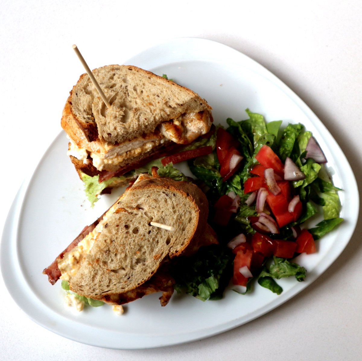 Monboddo1's tweet photo. If you liiiike a lot of chicken in your sandwich, join our club! 

Anyone else remember that advert for club chocolate biscuits or am I just showing my age?!https://t.co/ZqgQkPAfIM

#joinourclub #clubbiscuits #clubsandwich #chickenandbacon #90sadverts #90s #retro https://t.co/pXZA5XxVJx