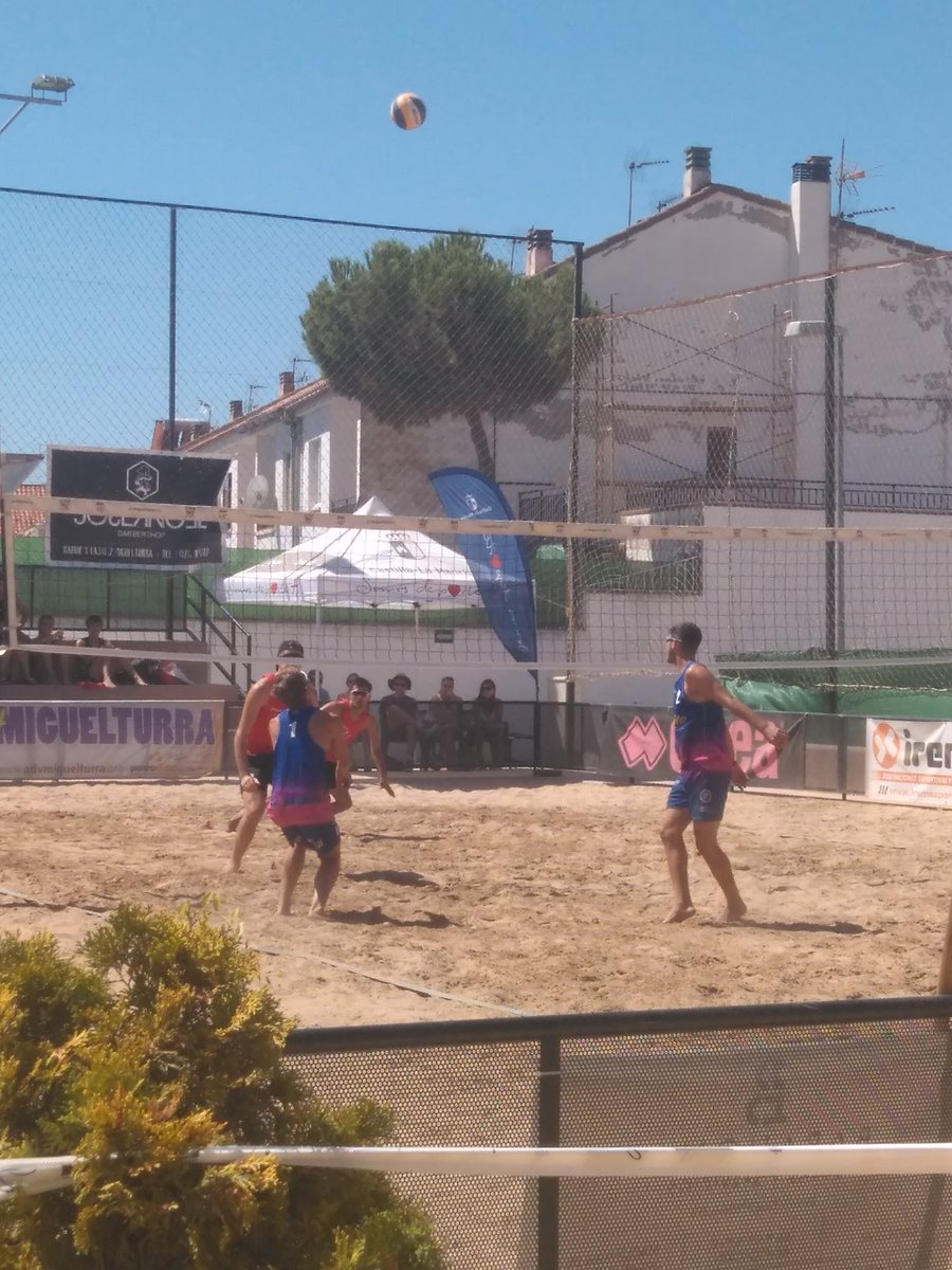 CUARTOS DE FINAL!!
12:30

Mintonette CV Pozuelo/-MAD
El Ruedo-Arahal/-AND
20-22;16-21