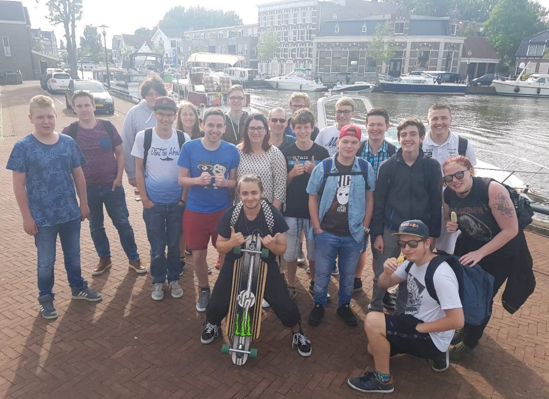 Razer_Dylan's tweet image. Dat was me toch eens een top dag! 
@Larissie
@spooky1611
@jeltesneek
@Celtic_elf1979
@Henk_Steenvis
@Robijn_R
@GewoonRobinn
@JaCkYJ0J0 
@sponsfelix 
@ProostMarlone 
@mrtuning1990 
 &amp;amp; de rest! #spookyarmy 🥰