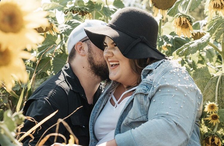 JosFlowerCo1's tweet photo. Here are just a few of the gorgeous pictures that were taken this weekend at the sunflower field! Make sure you hit up Sarah Kate Photos if you want some beautiful photos done! https://t.co/O2iTwJQtkT