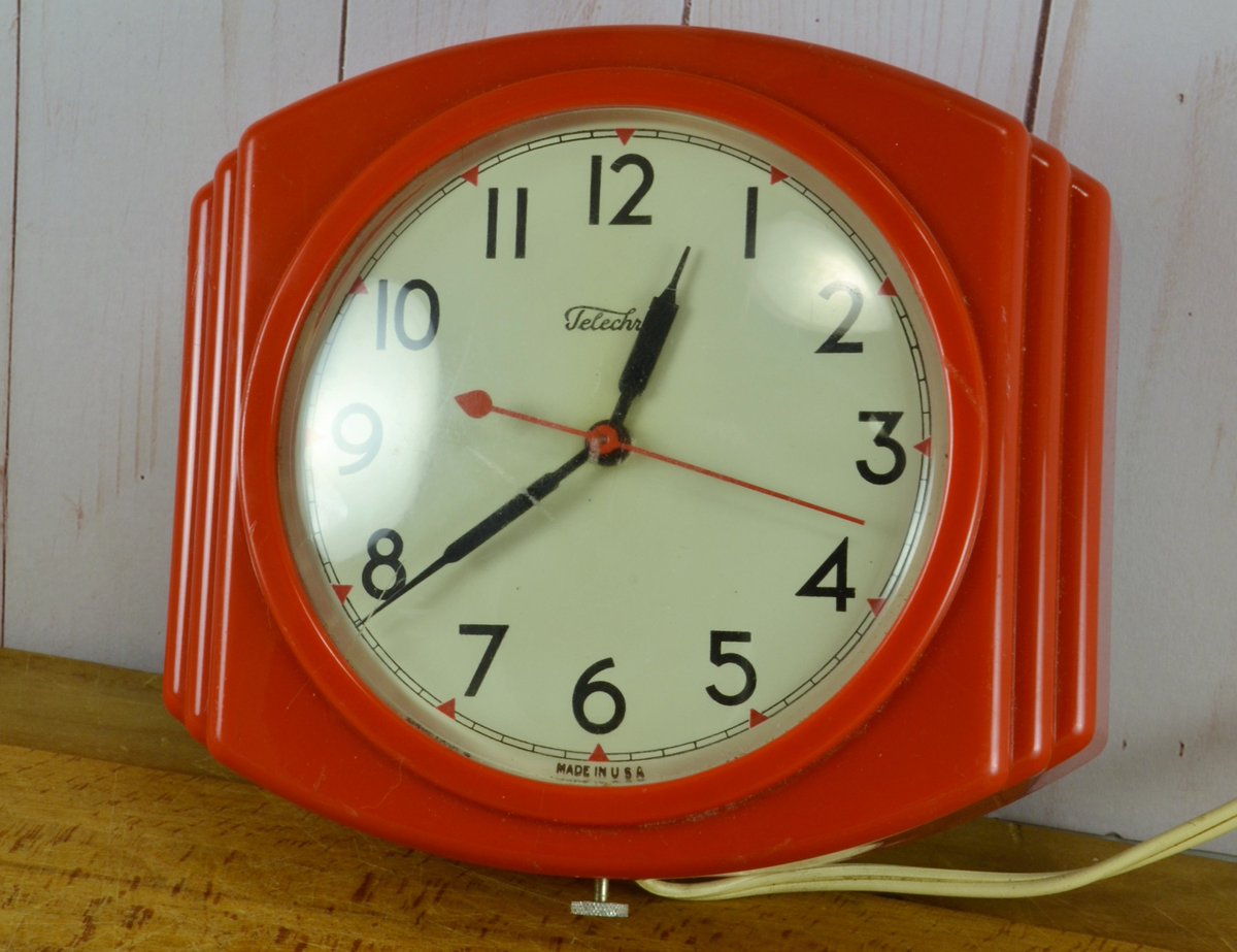 Chic_Mouse's tweet image. Telechron Electric Kitchen Wall Clock Model 2H119 Cherry Red 1951 Prudence Art Deco Form In Working Condition #TelechronElectric #KitchenWallClock 
$50.00
➤ tinyurl.com/y2rpbbnm