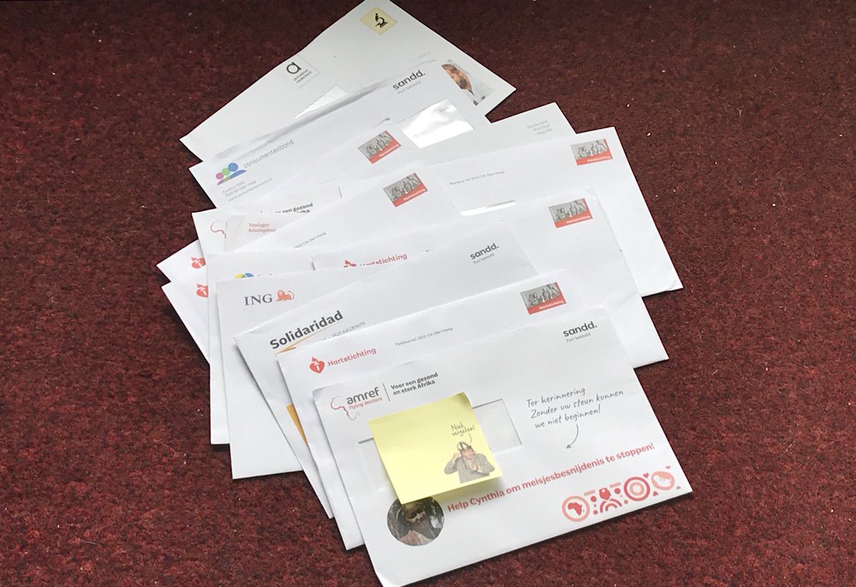 fonsklappe's tweet photo. @Sandd_Webcare  Top dat jullie vannacht de post van de hele buurt hebben ingegooid bij mijn vader(85jr).  Is dit omdat hij heeft geklaagd dat zijn @ing post er 6 weken over heeft gedaan? Ik heb de stapel post als spam verwijderd. https://t.co/aJaJ7UDLfq
