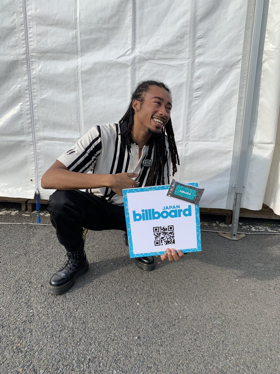 Billboard_JAPAN's tweet photo. 【#サマソニ現地レポ】NY出身の新世代ラッパー、トーパズ・ジョーンズ @TopazJones をラ���ブ前にキャッチ📸 めっちゃオシャレ🖤
#TopazJones #サマソニ #summersonic #BillboardJAPANStage https://t.co/4VwxMLeD1u