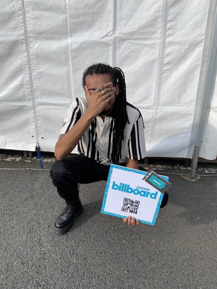 Billboard_JAPAN's tweet photo. 【#サマソニ現地レポ】NY出身の新世代ラッパー、トーパズ・ジョーンズ @TopazJones をラ���ブ前にキャッチ📸 めっちゃオシャレ🖤
#TopazJones #サマソニ #summersonic #BillboardJAPANStage https://t.co/4VwxMLeD1u