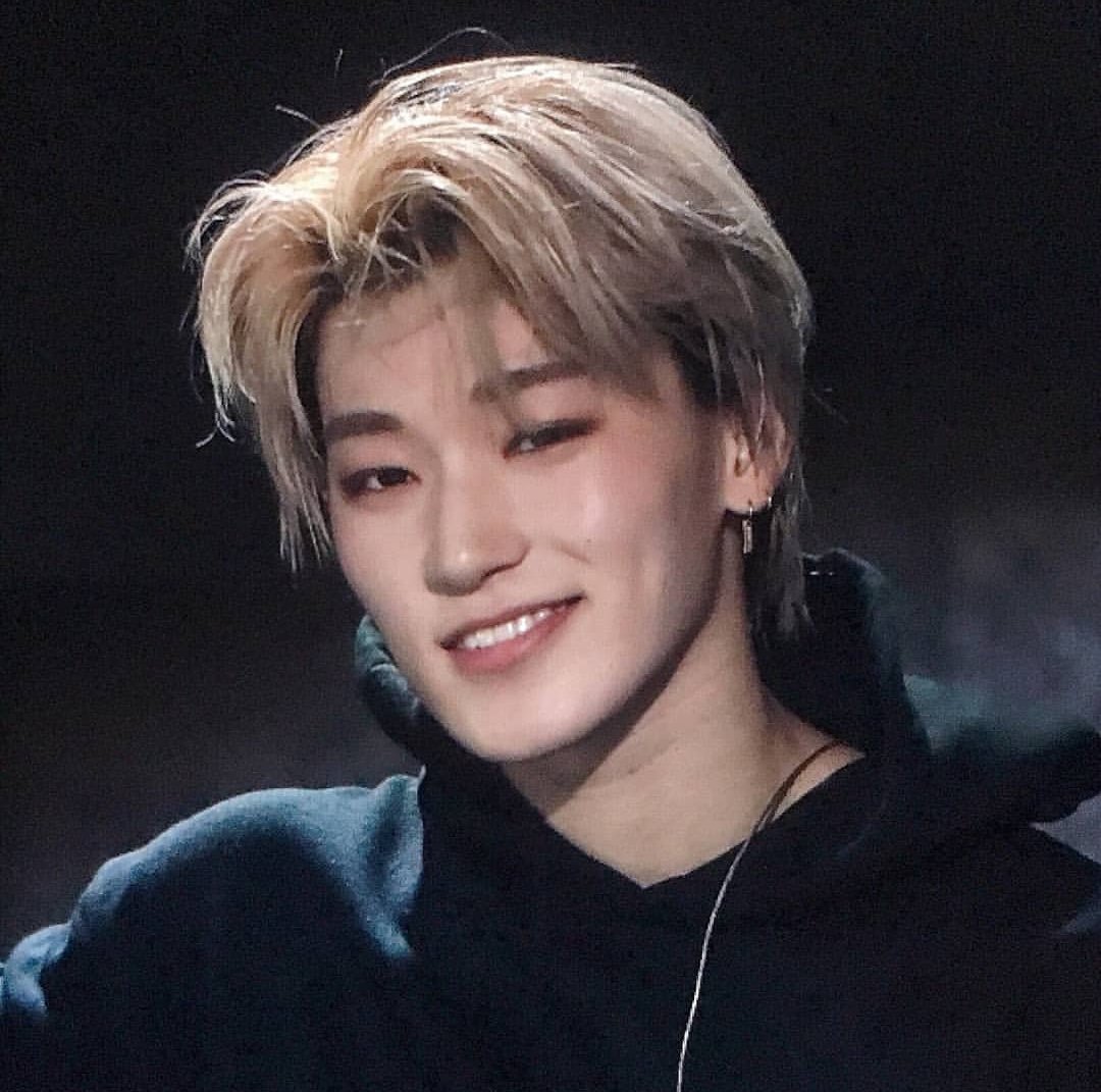 uhbeom's tweet photo. omg i did it..ksndjs I DID IT!!!I FREAKING DID ITSKJDJDK..there just take the photoskjd
#ateez #ateezthread #ateezsan #kpop #kpopmemes ... https://t.co/Tn6INLJuKd