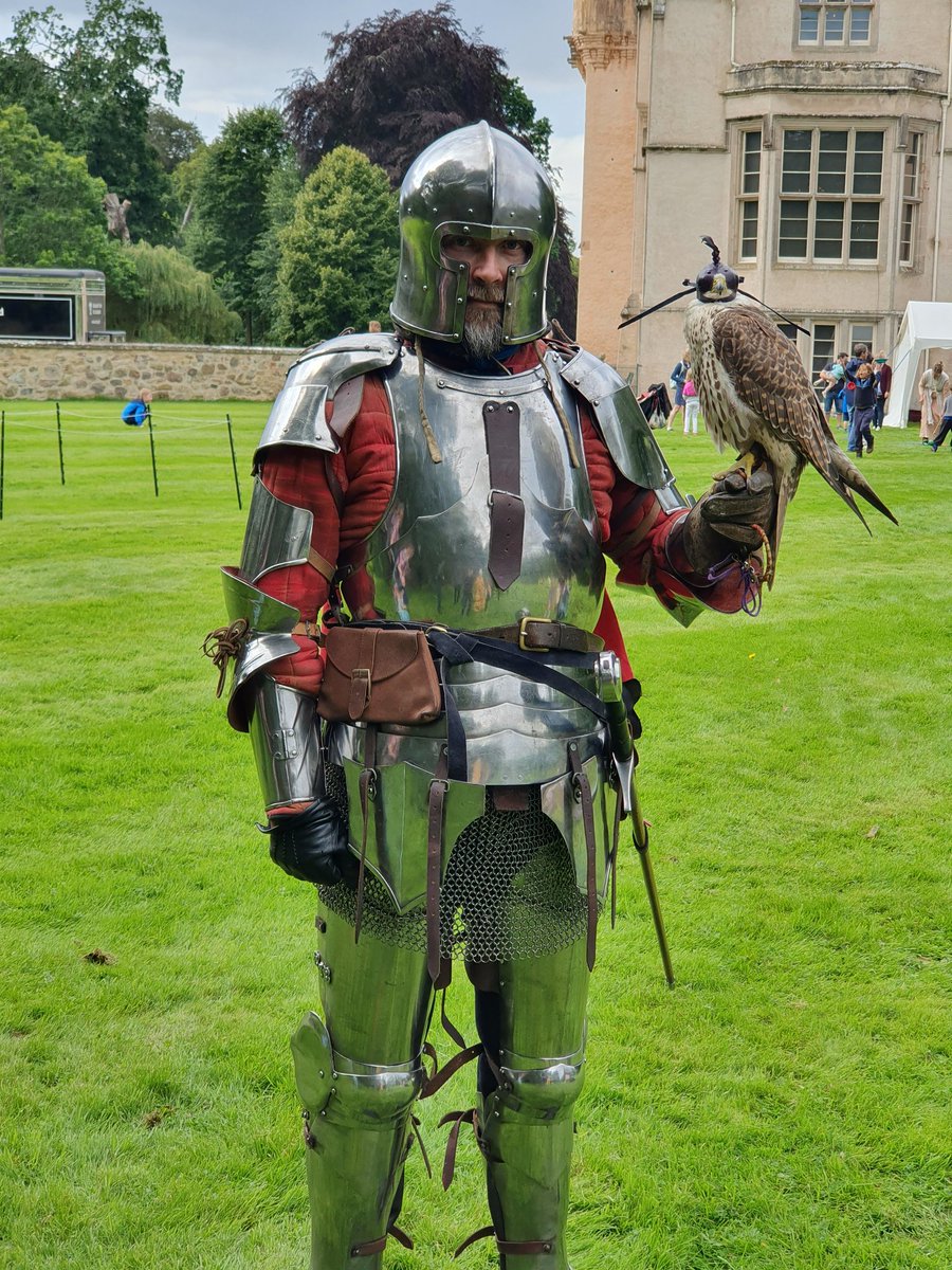 SpeysideFalcon1's tweet photo. Amazing day @BrodieCastleNTS medieval event yesterday join us again today lots to see and do, sword fighting, knights, falconry and more #brodiecaatle #medievalevent #reenactment #moray #falconry https://t.co/8eJ9hYJtXS