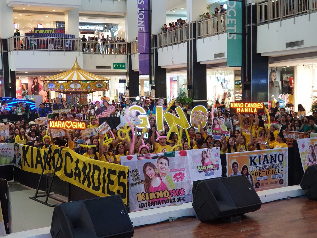 ysa_invasion's tweet photo. Sakop na sakop mga boy! HAHAHAHHA 
Ansaaaaayaaaa lang . 

#KIANOFirstMallShow https://t.co/yyVVL30sfU