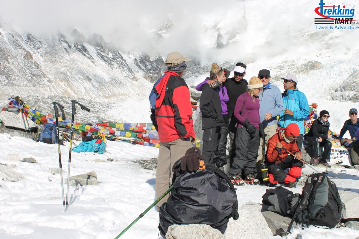 Trekkingmart's tweet photo. Gokyo valley is one of the most beautifully located landmarks of #Khumbu region. #Gokyo is the home of Nepal’s largest #glacier ‘Ngozumba’ and many other stunning glacial lakes. https://t.co/7eYv7y4NV7 https://t.co/pL4oNd26am