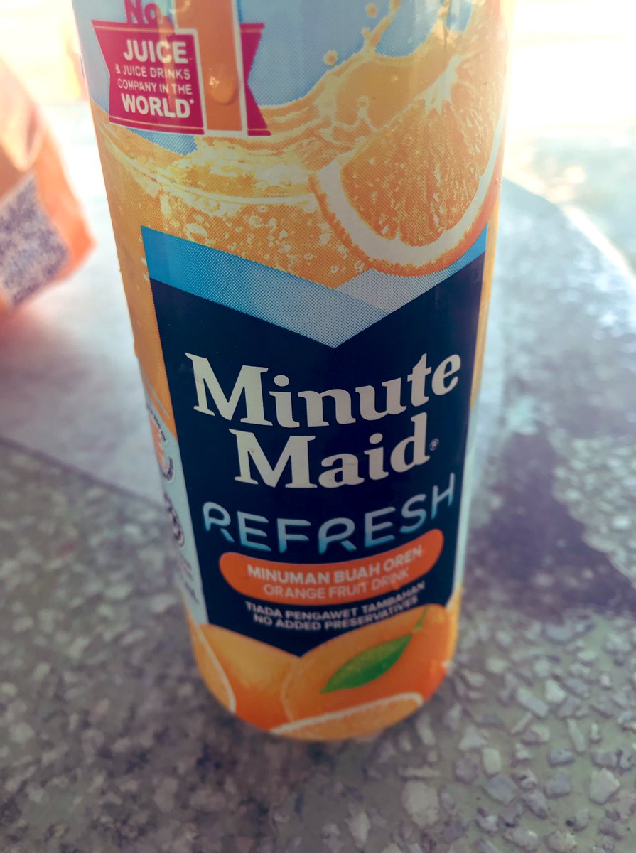rathini_Offl's tweet photo. I need this for the moment as it’s hot day man😥😰 #good4Health🤒 #freshJuice🤤 #vitaminC🤗 https://t.co/CxGQn6rC5m