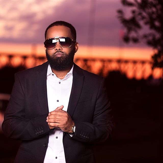 Socdaal's tweet photo. Shoot at sunset downtown Columbus with one light -
-
#profotob10 #sunset #portrait #portraitphotography #portraits #outdoorshoot #editorial #columbusmodel #malemodel #cbus #columbusohio #socdaal #canonusa #profoto #nomadicfaces https://t.co/5FNY8P2SYs https://t.co/wfVi4Ef7zJ