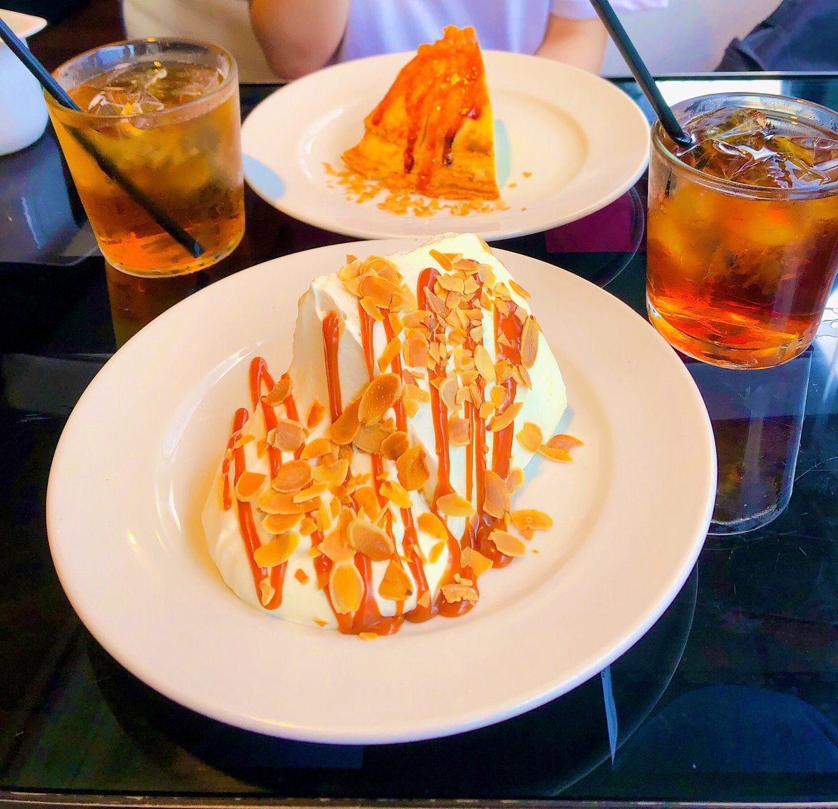 Angel811loveS's tweet photo. めちゃくちゃ美味しかった
やっぱりシフォンケーキはここが
一番だ( ¯꒳¯ ✨
ラジオで聴いて結構前に初めて来たけど
既にまた行きたいwww
オレンジミルクレープも初めて食べたけど
美味しかった😳💕
#MERCERCAFE
#サマーカフェダンロ https://t.co/6eUX4Lu0Jw