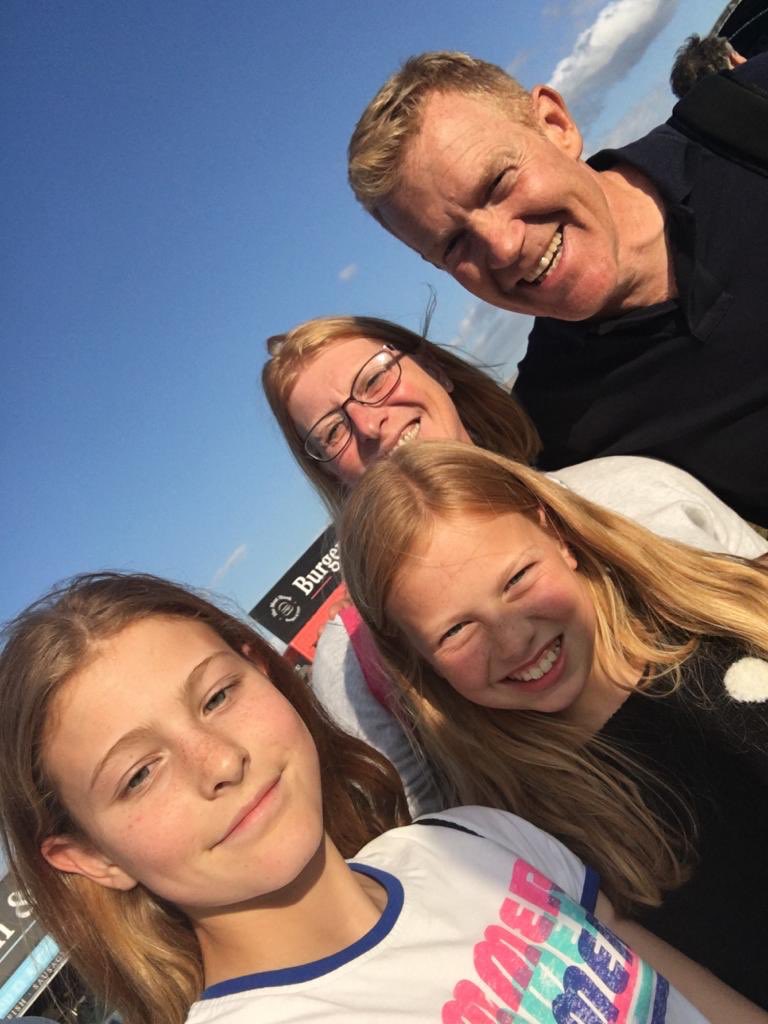 FarmerRobin's tweet image. Whilst I was drying spring barley. They went to #CountryfileLive and met ⁦@AdamHenson⁩. #gingerrules #harvest19