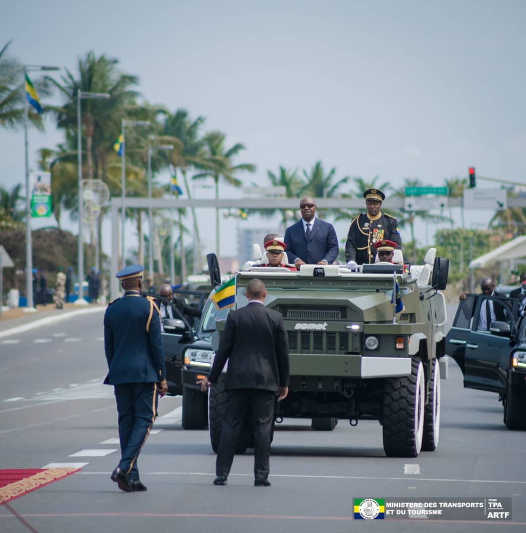 Nze_Souala's tweet photo. Le Chef de l'Etat S.E @PresidentABO nous a démontré que son amour pour la Nation est au-dessus de toutes émotions et considérations subjectives. L'homme est en place et s'assure de l'avancement des projets prioritaires. #Gabon #ABO #TeamBLA https://t.co/WWEyNd9bX0