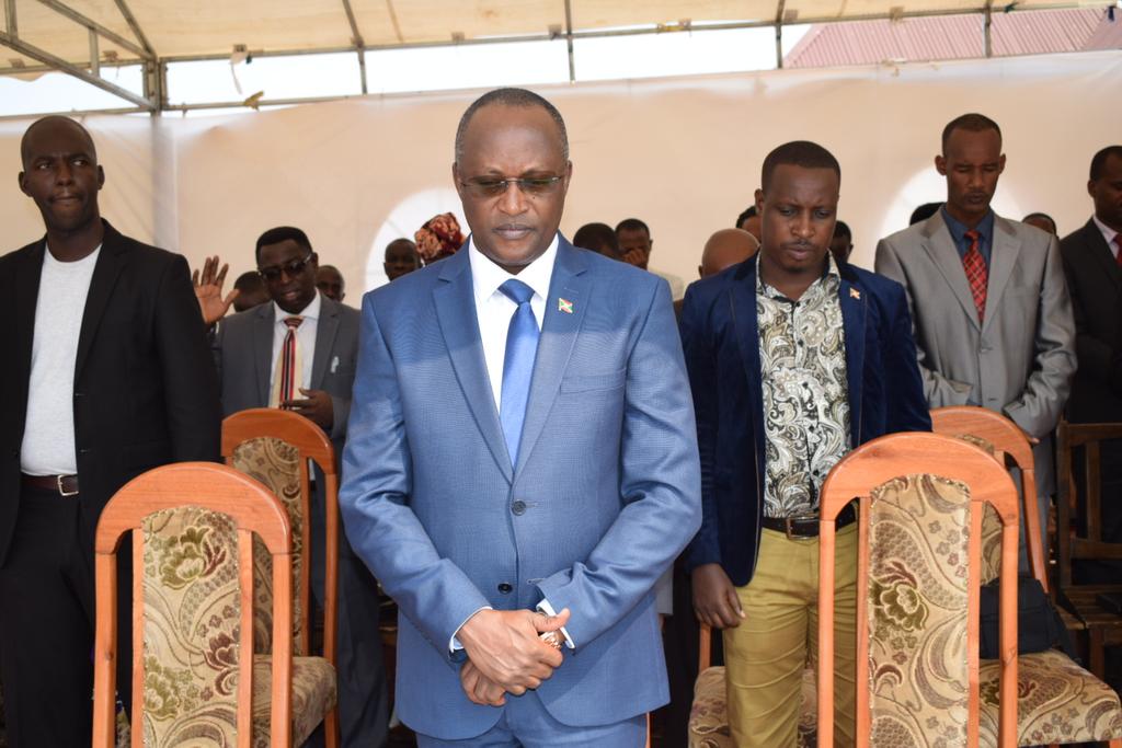 Jeanneniyonkur2's tweet photo. #Burundi:SEM le Premier Vice-Président #République @Sindimwo_G réhausse de sa présence les cérémonies de croisade de prière organisée par l'Eglise Anglicane de #Ruziba #CommuneMuha en @MairieBuja. https://t.co/jmHF6HkhdH