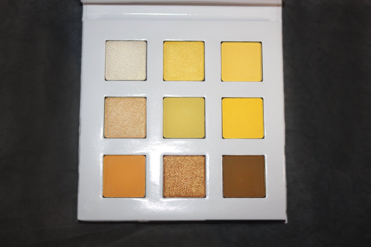 DKCesia's tweet photo. Full size shots of my latest @MidasCosmetics order! I should do like an all Mida Golden look with all these goodies 😍✨😌🍋
#makeupshots #makeupphotography #midascosmetics #indiemakeupbrand #makeup #maquillaje https://t.co/3cfx4TlIJr