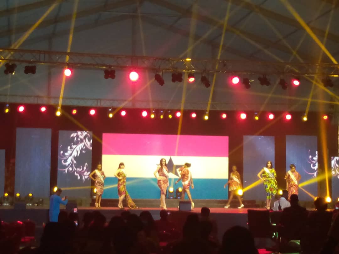 SarahKagingo's tweet photo. #Uganda-n, Emily Ayen is 2nd runner-up of the Miss Heritage Global contest held in Accra, #Ghana.

The contest brings together cultural Ambassadors from around the world. #MissHeritage19 #mhg19 #YearOfReturn #MyHeritage #MissHeritageGlobal #culture https://t.co/PisRfAz8ix