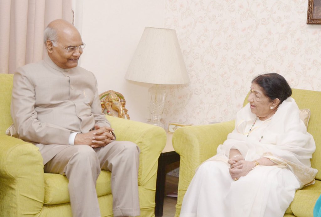 mangeshkarlata's tweet photo. Namaskar,
Was deeply honoured and humbled, when the The President of our country, Shri Ramnath Kovind ji, so gracefully came and met me at my residence. I stand in gratitude. Sir, you make us proud! @rashtrapatibhvn . https://t.co/ht3ZaacYDK