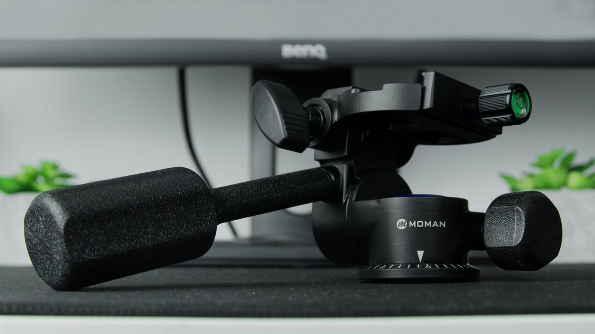 Hey guys, here's my first proper review in 2 years and in it I take a look at a very affordable tripod head.
youtu.be/GPOAOW1sT5I
RTs appreciated.
Thanks😃